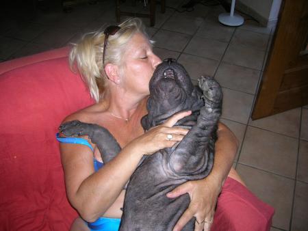 GROS BISOUS AVEC MA NOUVELLE MAMAN